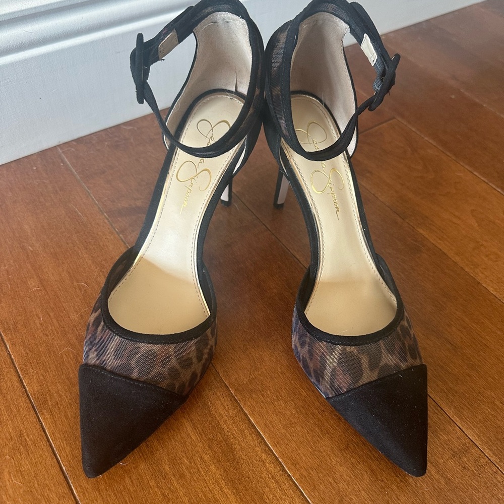 Jessica Simpson heels 7.5